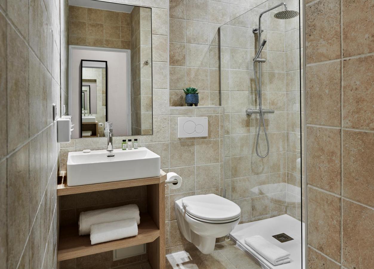 Hotel Le Suquet Cannes Bagian luar foto